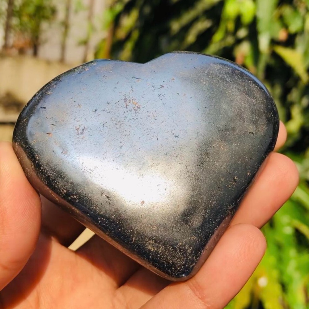 Genuine 1145.00 Cts Hematite Healing Heart